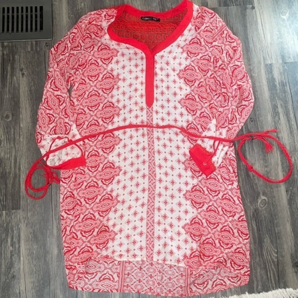 Gypsy woman’s oversize top or dress extra small
Beautiful Holiday blouse !
